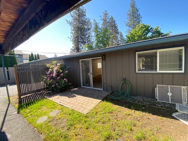 Photo - 2909-2911 E. 33rd Ave Unidad 2911 E. 33rd Ave