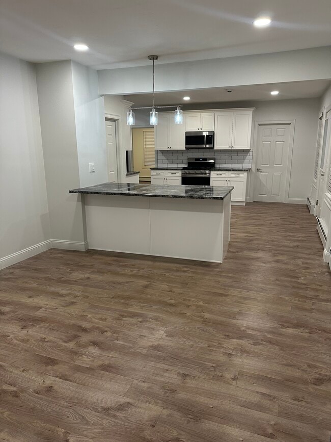 66 Wall St Unit 3