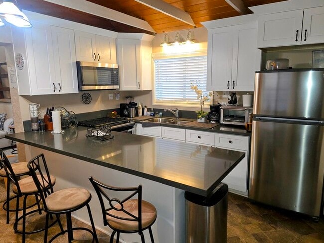 Modern 2 Bedroom 2 Bath Home with Fenced Yard