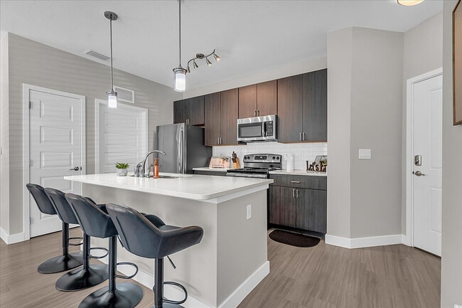 40-DSC04738 - 81 West