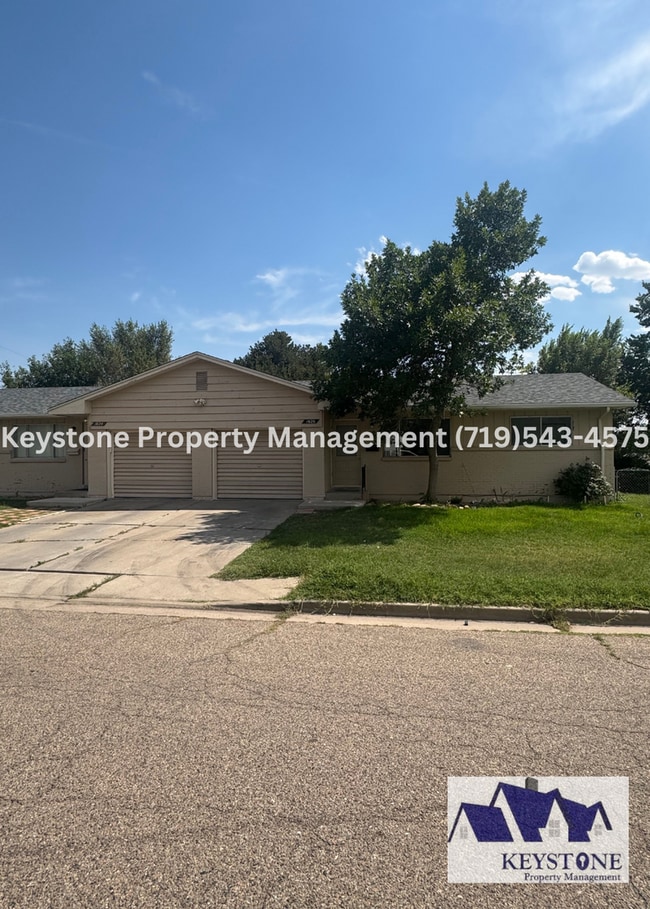 Building Photo - Nicely Updated! Northside Duplex 2 Bedroom... Unit 1626 Rental