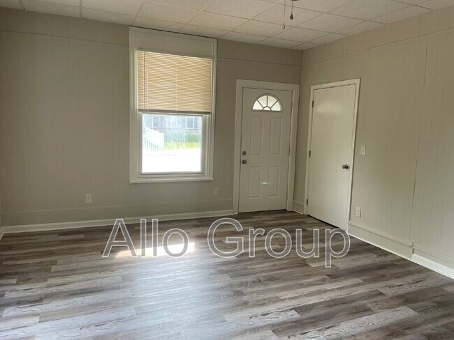 Photo - 9878 Canterbury Rd Unit 1