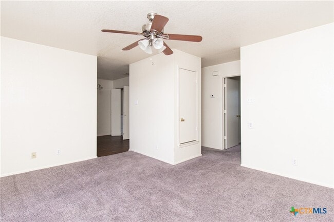Building Photo - 2014 Cedarhill Dr Unit C Rental