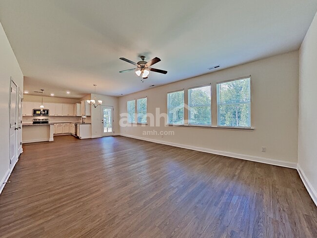 Photo - 143 Willowbrook Dr