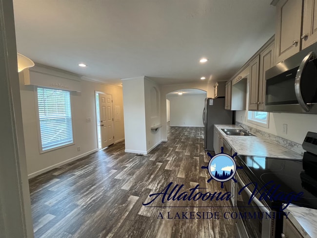Photo - MOVE IN SPECIAL 3BR/2Bth offering Private Lake Access, Open Floor Plan, Pet Friendly
