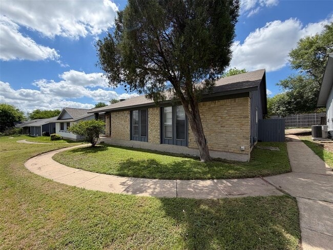 Building Photo - 317 W William Cannon Dr