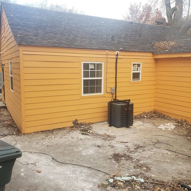 Photo - 3189 Yale Ave