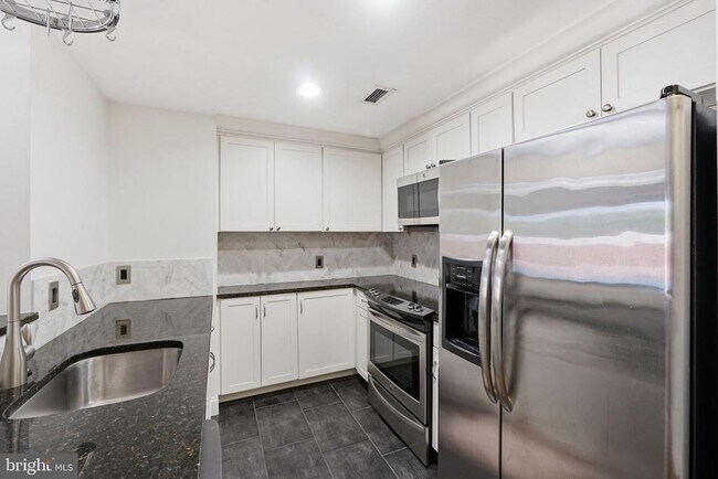 Photo - 2301 N St NW Unit 101