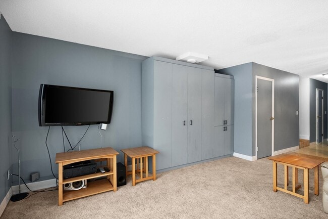 Photo - 2 Bedroom Condo Sleeps 8 for Long Term Rent