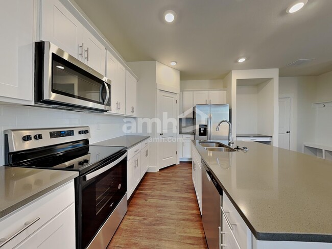 Photo - 6074 Walleye Dr