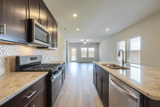 Photo - 512 Ezra Ln