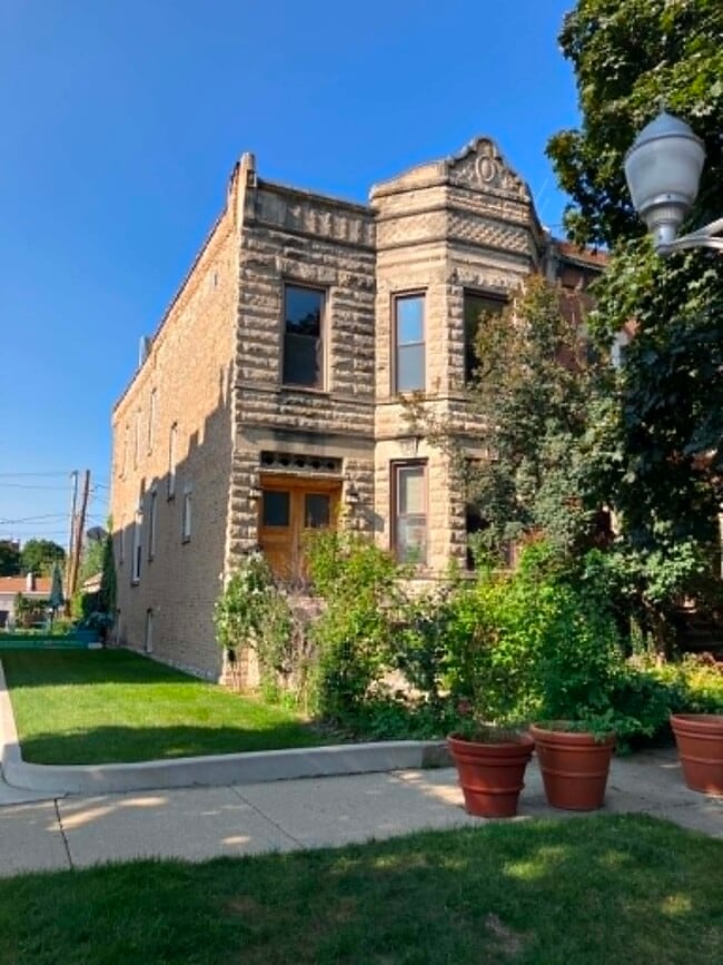 Building Photo - 3508 W Adams St Unit 2