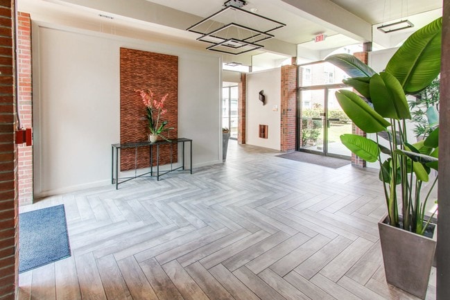 Fully Renovated Modern Apartments