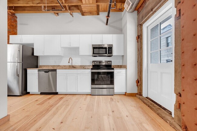 Building Photo - 58 13th St Unit 105