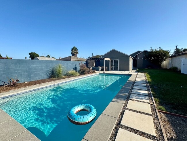 3BD 2BA with a Pool - 3BD 2BA with a Pool