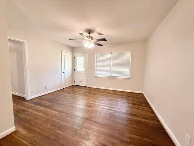 Photo - Adorable 3/1/1 Home in Lake Jackson !