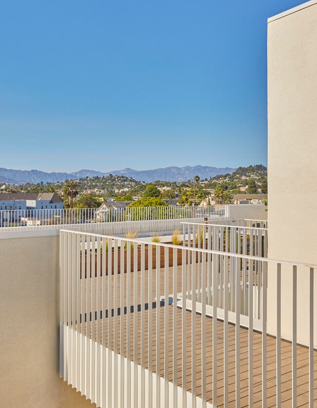 636 N. Juanita Ave, Los Angeles, CA 90004