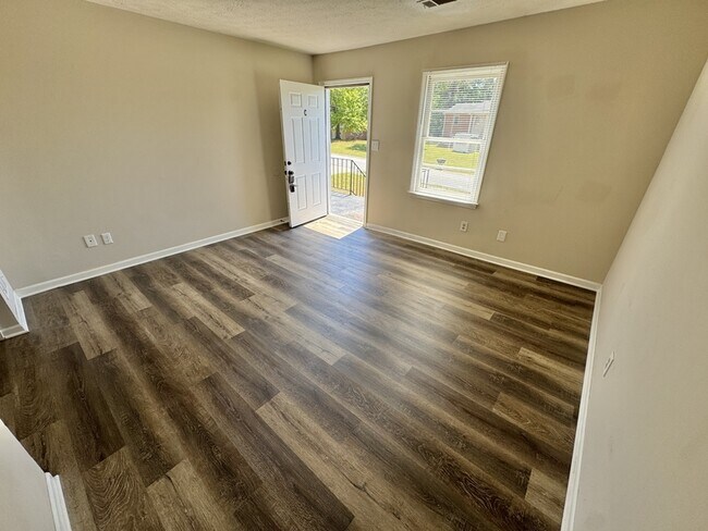 Photo - 117 Appleton Blvd