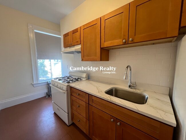 Building Photo - 10 Ware St Unit 307T Rental
