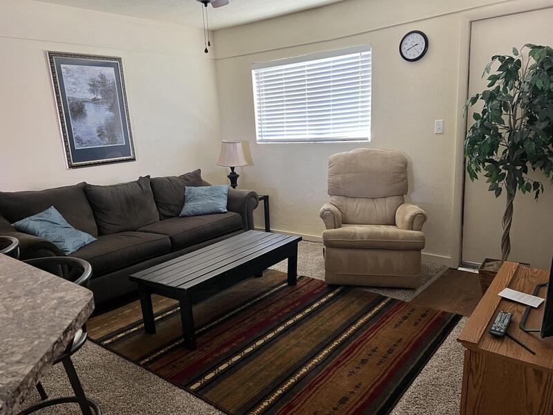 Photo - 564 N Main St