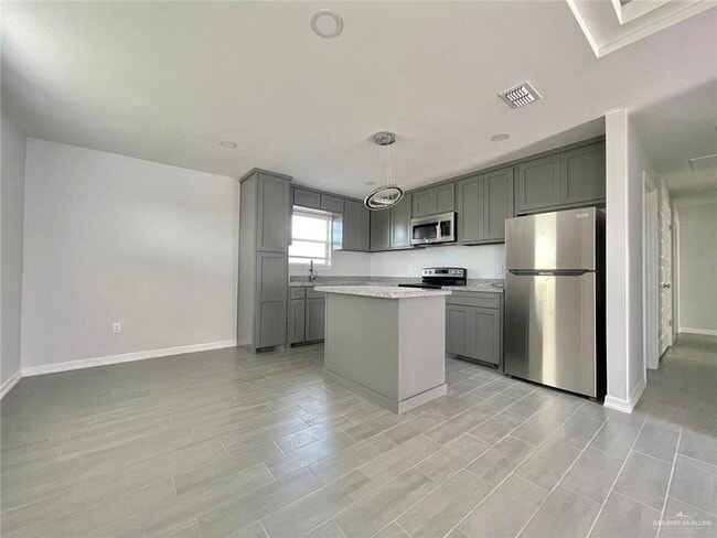 3927 Las Vistas Ln Unidad 2