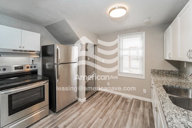 Photo - 1836 Superior St