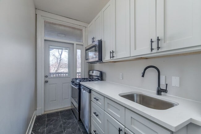 Building Photo - 1340 McCausland Ave Unit 1S Rental