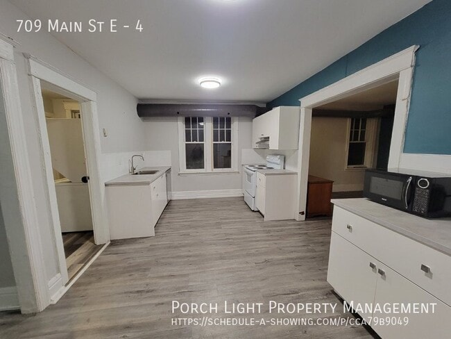 Photo - Spacious Two Bedroom Huge Kitchen Private Laundry Unit 4