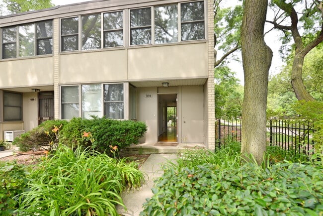Building Photo - 816 S Ada St Rental