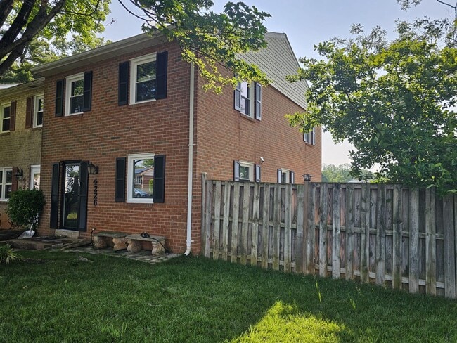 Building Photo - 4226 Embassy Dr