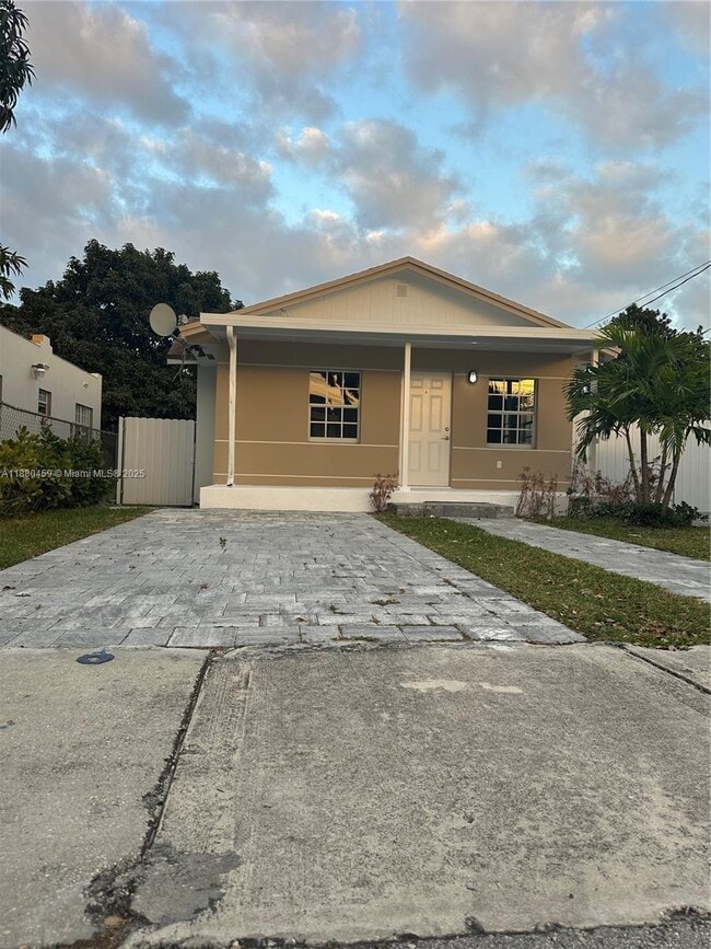 Building Photo - 3123 NW 22nd Ct Unit A-1 Rental
