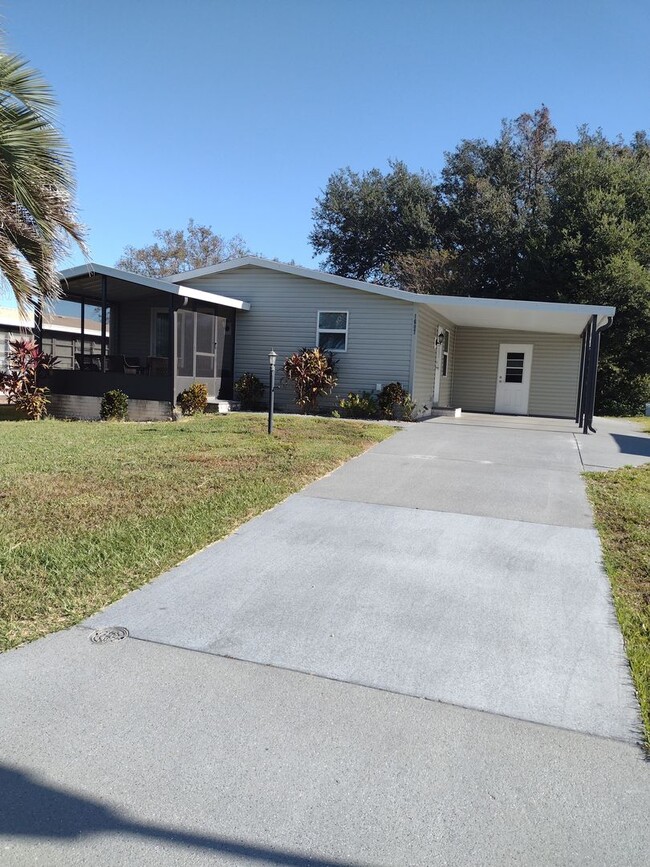 Building Photo - Remodeled Home in the Villages-Move in Ready