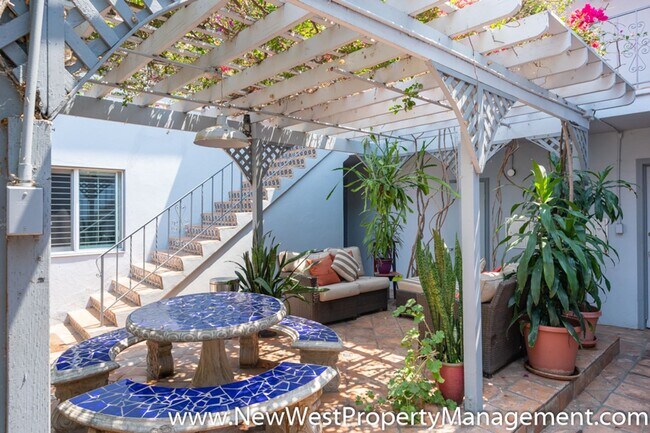 Photo - Charming Golden Hill 1-Bedroom, Available Now! Unidad #2