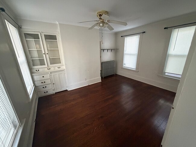 spacious living room - 50 Silver St Unit 52-2