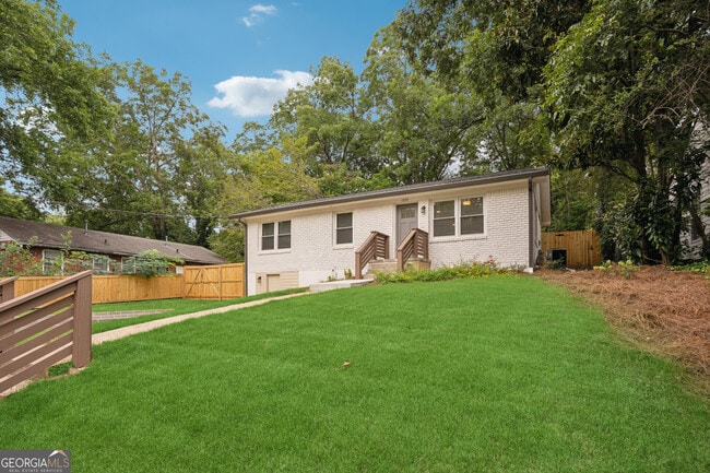 Photo - 1335 E Washington Ave