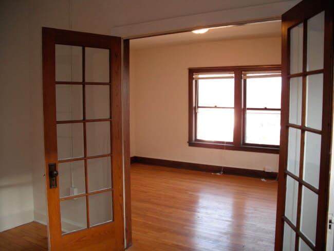 Kensington Hall Apartments
