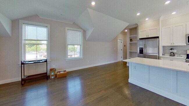 Photo - 79 Linden St Unit 1