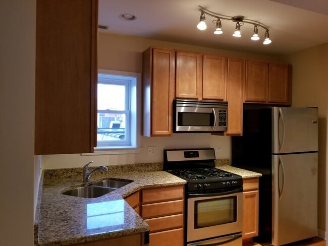 Photo - 6345 N Washtenaw Ave Unit 3E