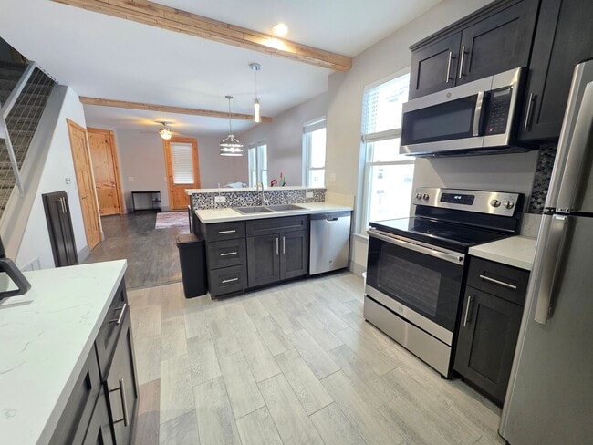 Building Photo - 920 2nd Ave S Unit #922