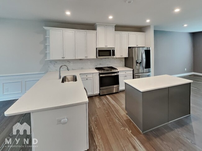 Photo - 432 W Tremont Ave