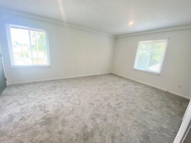 Photo - Peakland Apartments