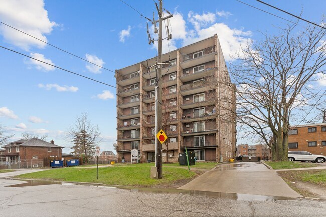 Photo - Sandilands Tower