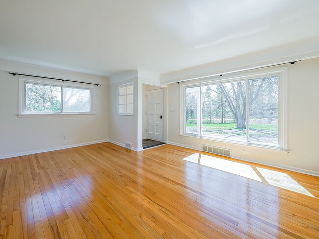 Photo - Spacious 3BR Home with Expansive 1-Acre Lot!