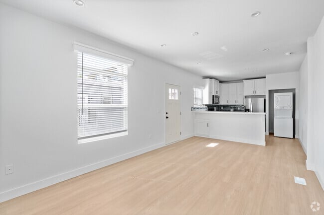 2BR, 1BA - 757SF - Living Room
