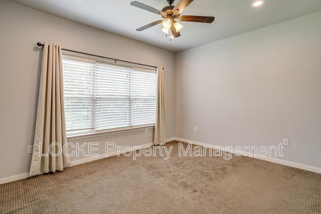 Photo - 5100 Curzon Ave
