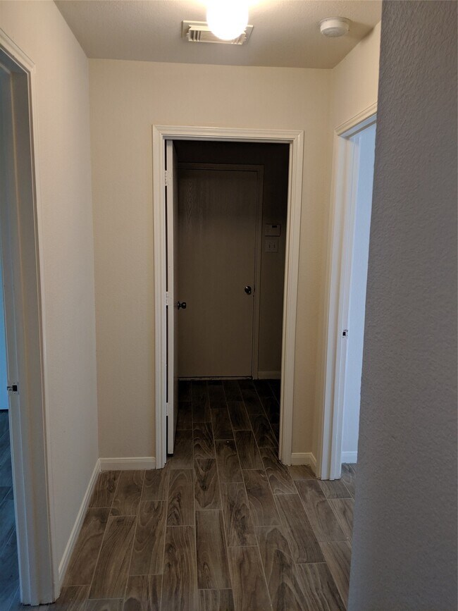 Photo - 2027 James Madison Dr