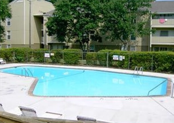 Pool - Lake Woodard Apartment Homes