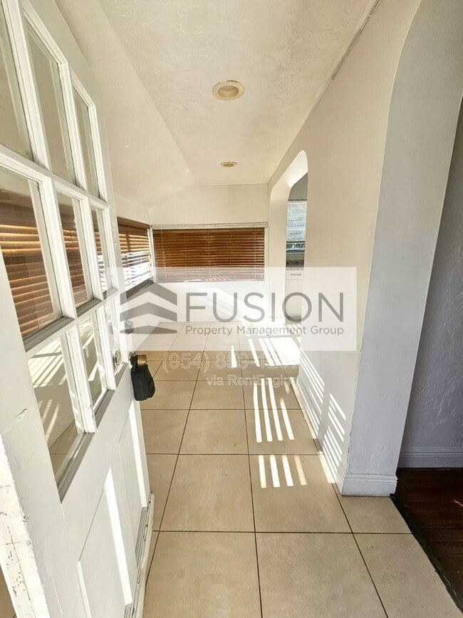 Photo - 708 NE 4th St