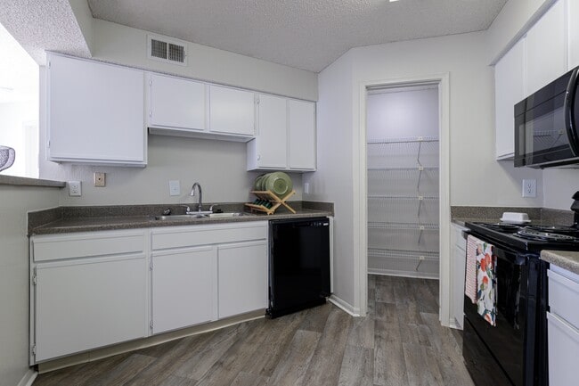 Skyler Ridge Apartments