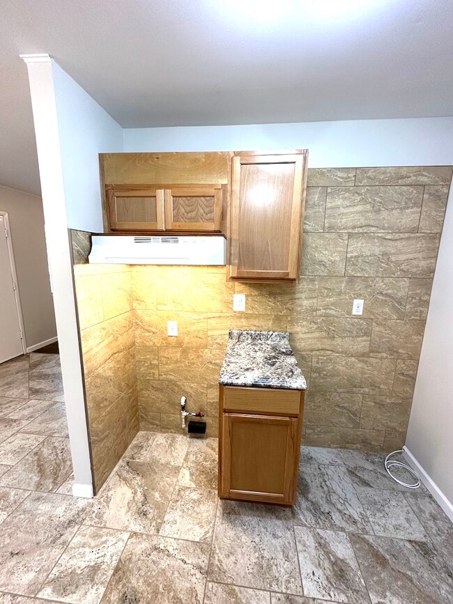 Photo - 23085 Columbus Ave